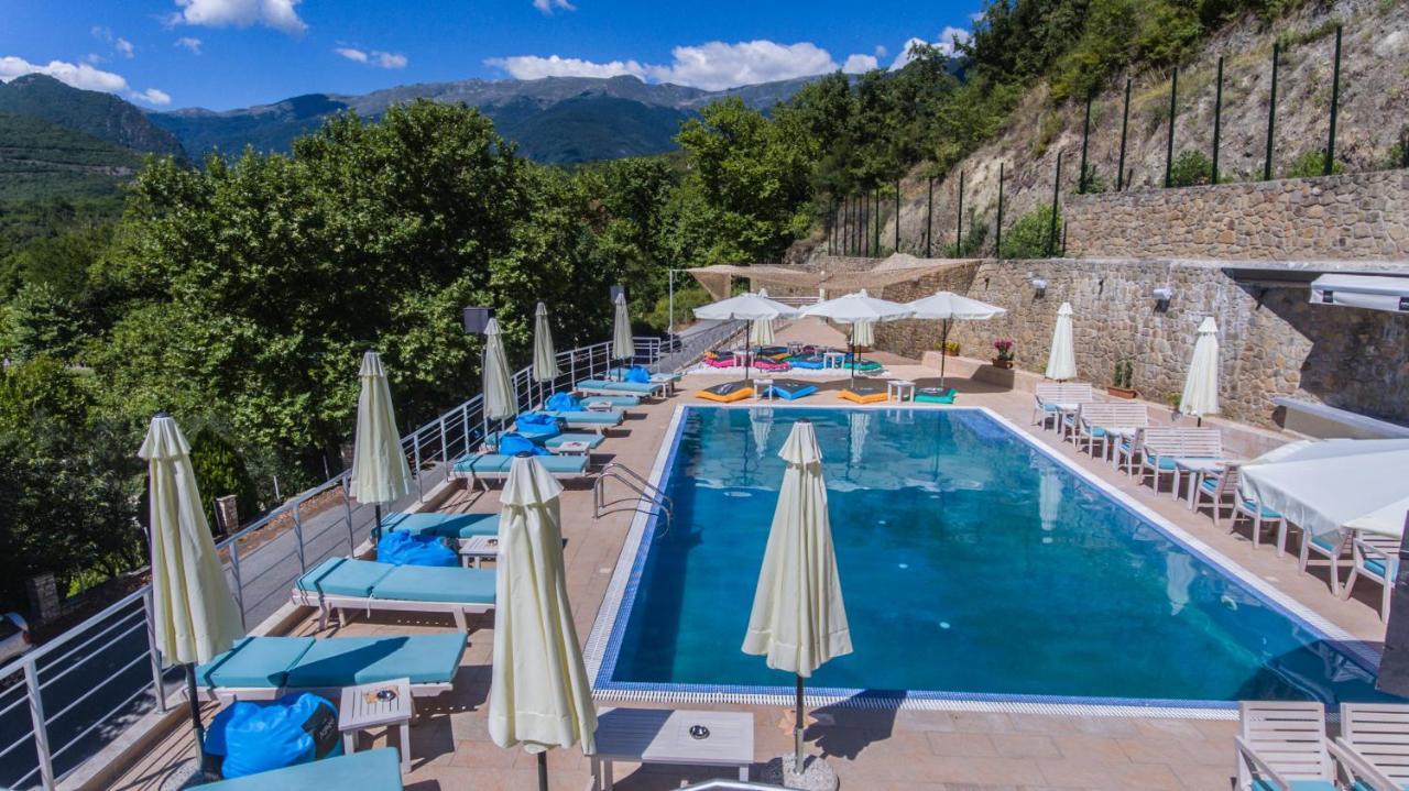 Nymfes Hotel Káto Loutrákion エクステリア 写真