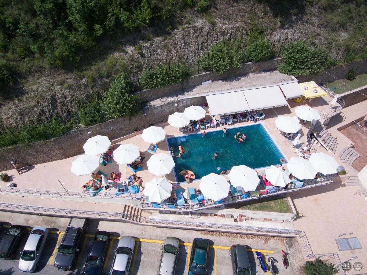Nymfes Hotel Káto Loutrákion エクステリア 写真