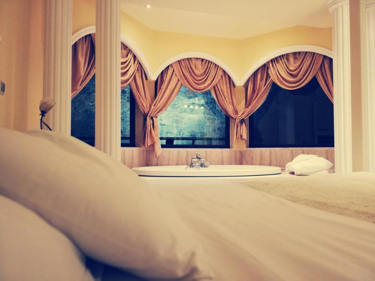 Nymfes Hotel Káto Loutrákion エクステリア 写真