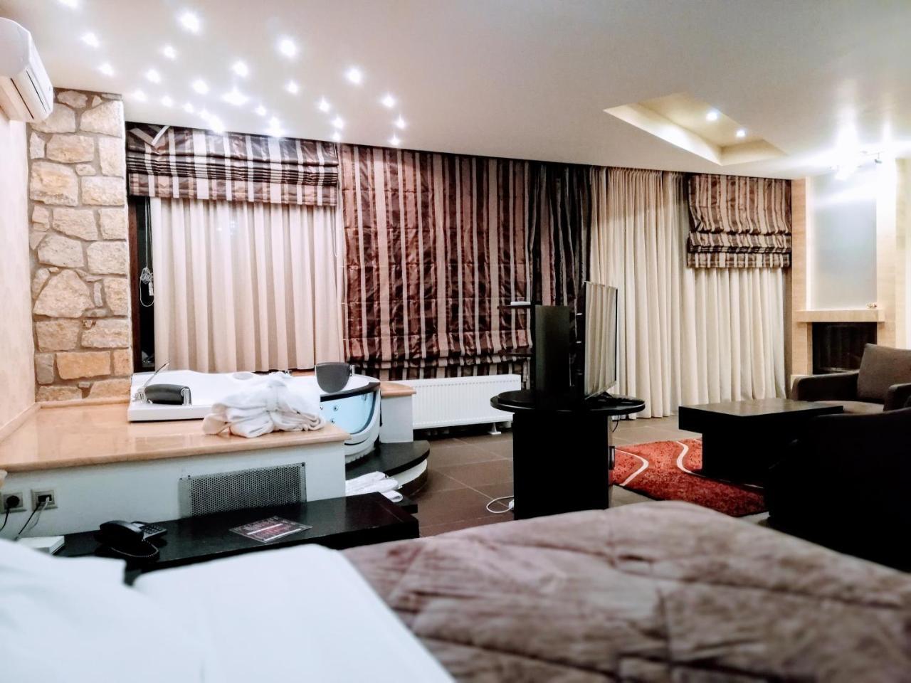 Nymfes Hotel Káto Loutrákion エクステリア 写真