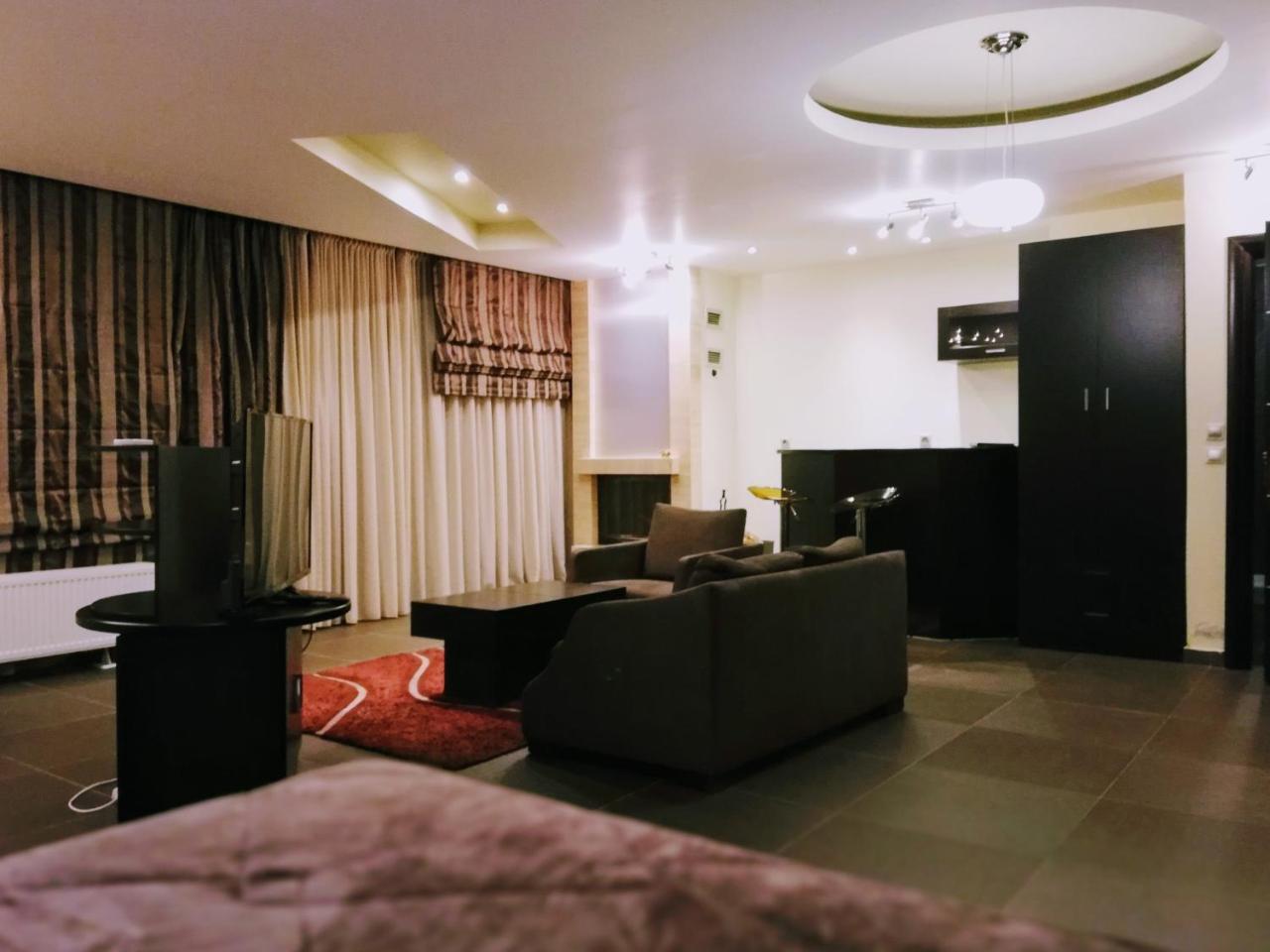 Nymfes Hotel Káto Loutrákion エクステリア 写真
