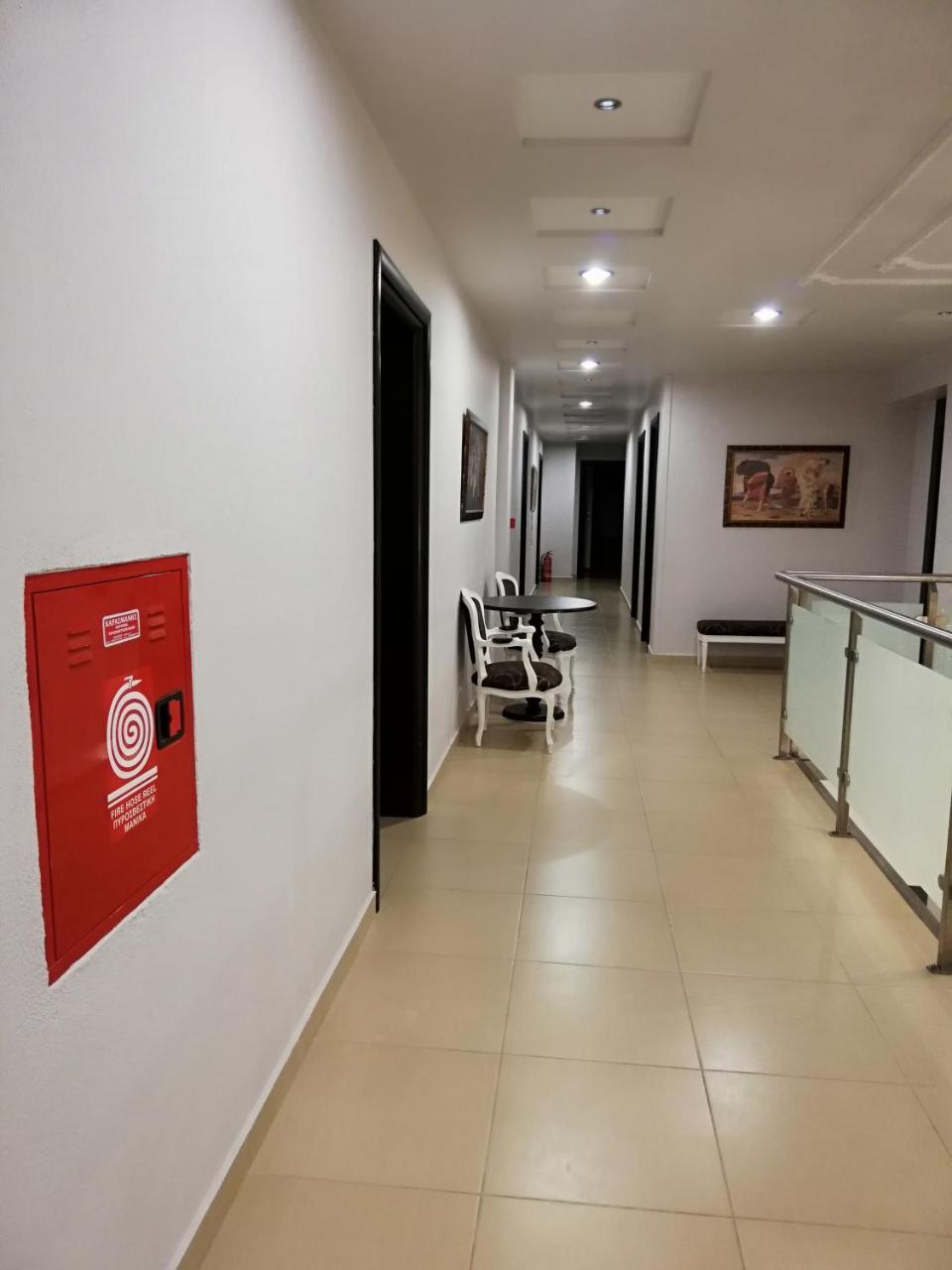 Nymfes Hotel Káto Loutrákion エクステリア 写真
